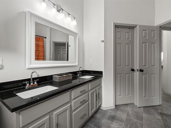 8205  Cedarcrest  , Fort Worth Texas 76123