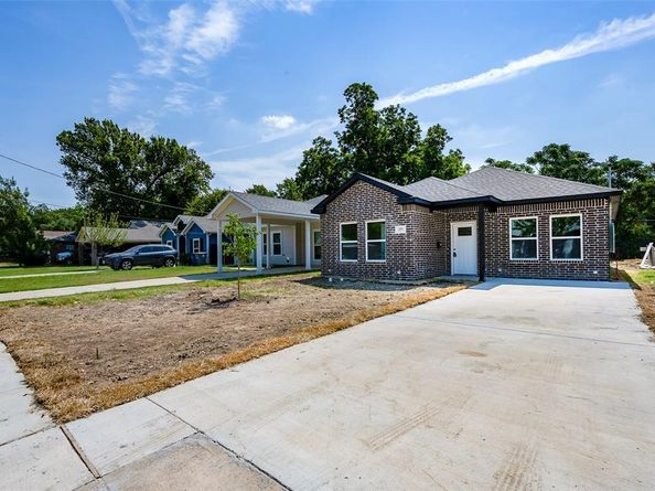 2404  Garden Drive , Dallas Texas 75215
