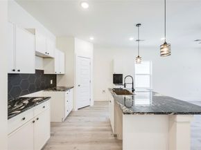 2404  Garden Drive , Dallas Texas 75215