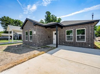 2404  Garden Drive 