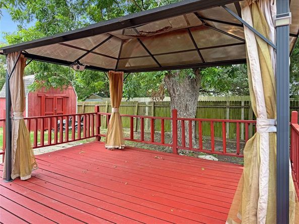 1010  Westbrook Drive , Garland Texas 75043