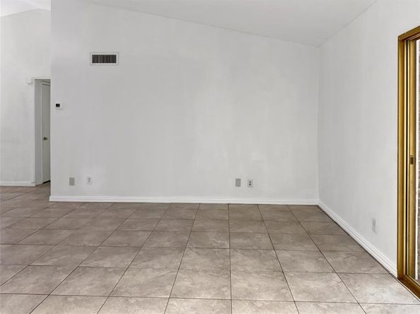 1010  Westbrook Drive , Garland Texas 75043