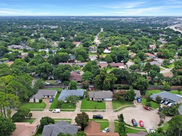 1010  Westbrook Drive , Garland Texas 75043