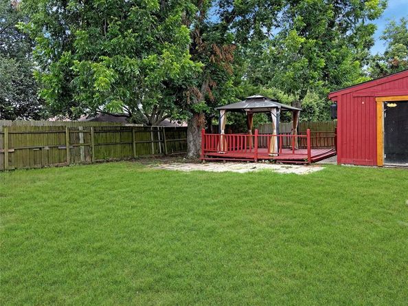 1010  Westbrook Drive , Garland Texas 75043