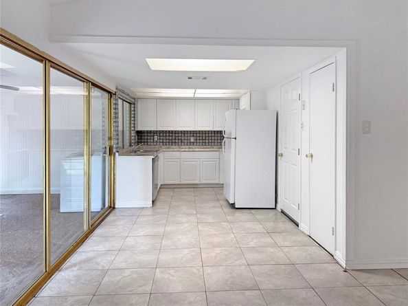 1010  Westbrook Drive , Garland Texas 75043