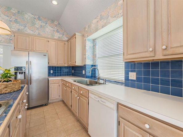 813  Palm Desert Drive , Garland Texas 75044