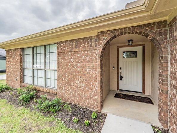 1538  Sunswept Terrace , Lewisville Texas 75077