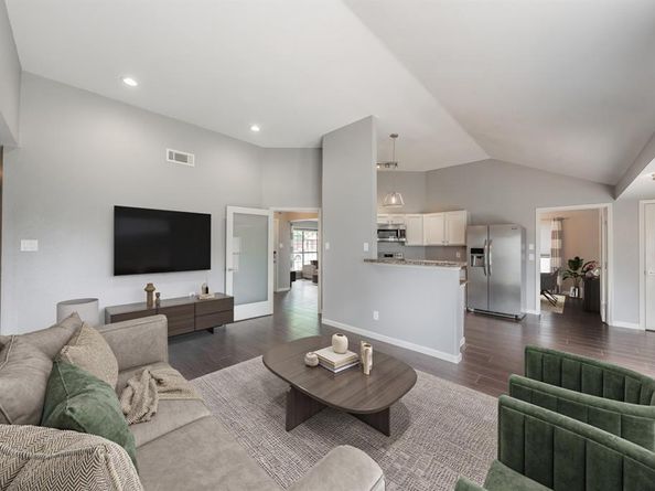 1538  Sunswept Terrace , Lewisville Texas 75077