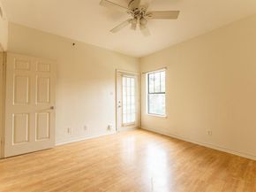 3105  san jacinto Street  210, Dallas Texas 75204