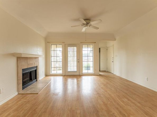 3105  san jacinto Street  210, Dallas Texas 75204