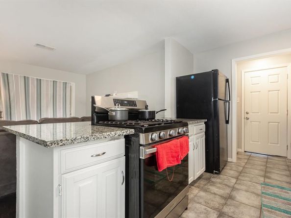 2517  Blanton Street , Dallas Texas 75227