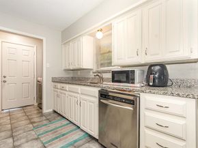 2517  Blanton Street , Dallas Texas 75227