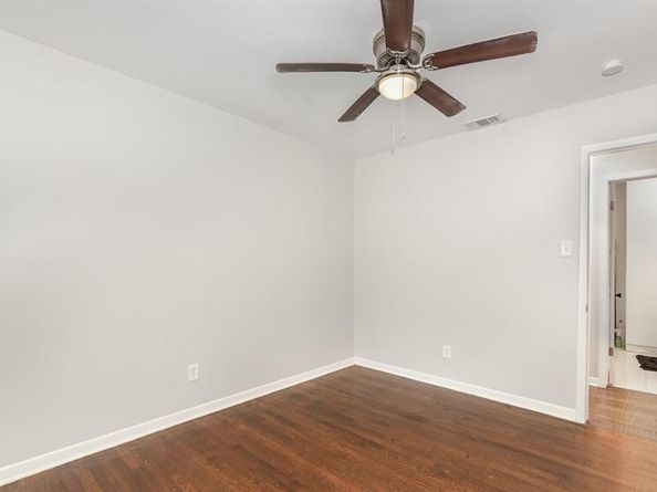 2517  Blanton Street , Dallas Texas 75227