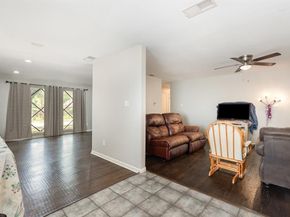 2517  Blanton Street , Dallas Texas 75227