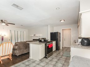 2517  Blanton Street , Dallas Texas 75227