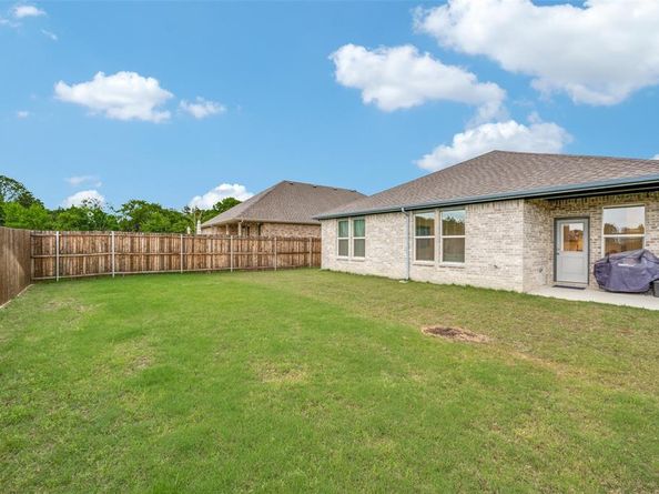 2100  Blackcap Street , Denton Texas 76205