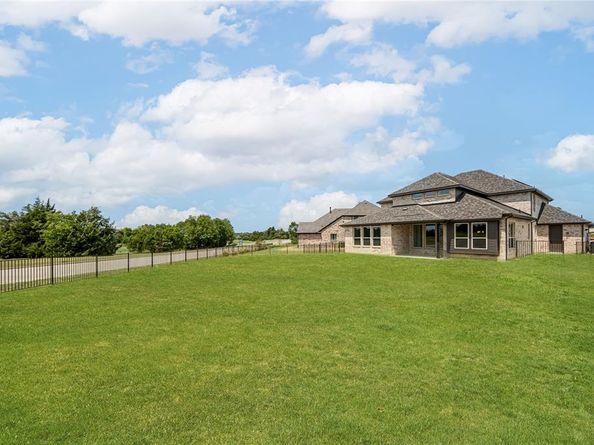 2719  Triumph Court , Heath Texas 75032