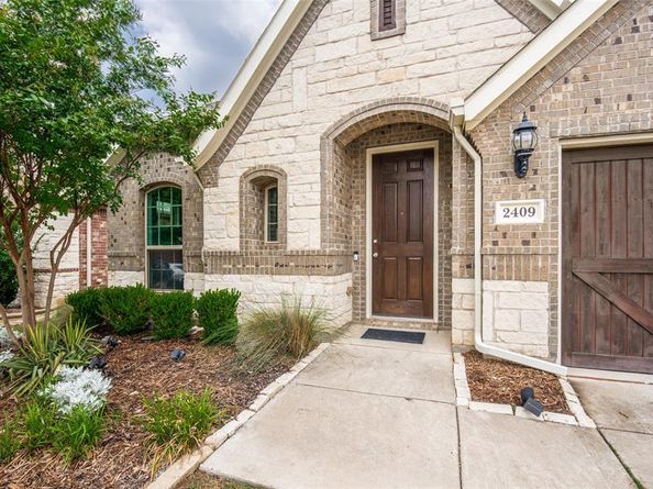 2409  Valley Lane , Carrollton Texas 75010
