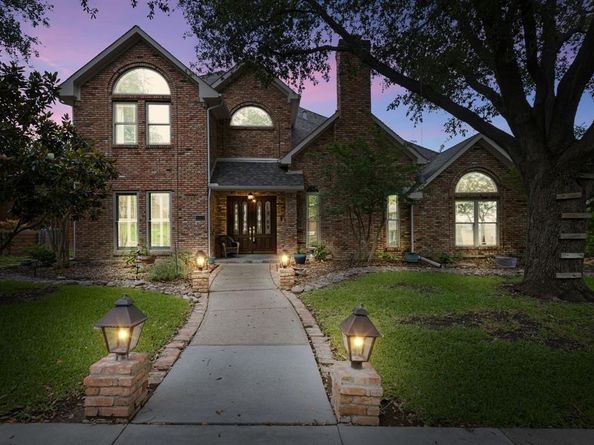 2304  Colleen Court , Carrollton Texas 75007