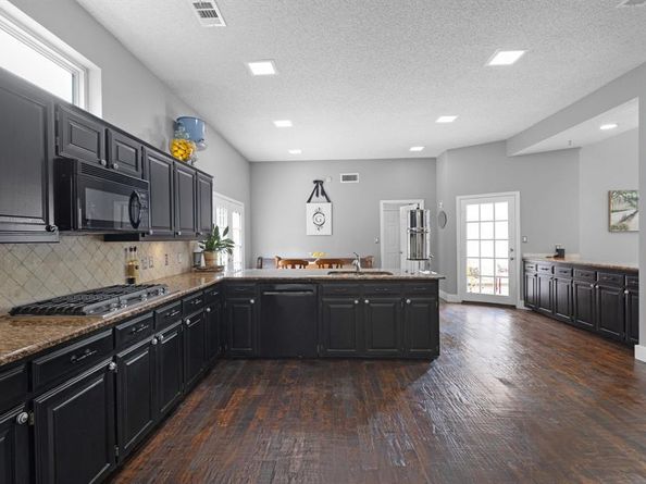 2304  Colleen Court , Carrollton Texas 75007