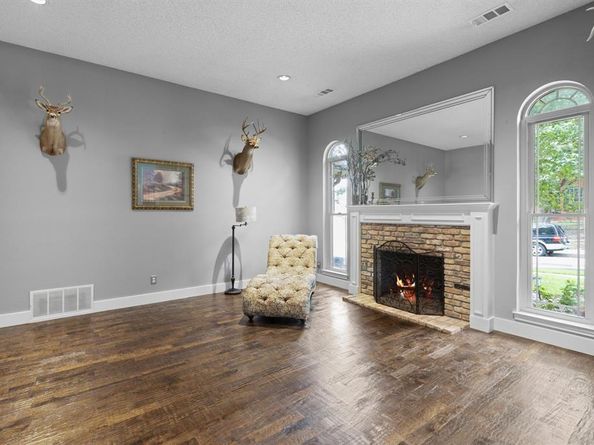 2304  Colleen Court , Carrollton Texas 75007