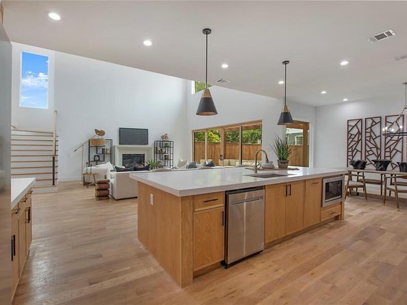 3742  Almazan Drive , Dallas Texas 75220