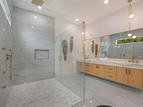 3742  Almazan Drive , Dallas Texas 75220