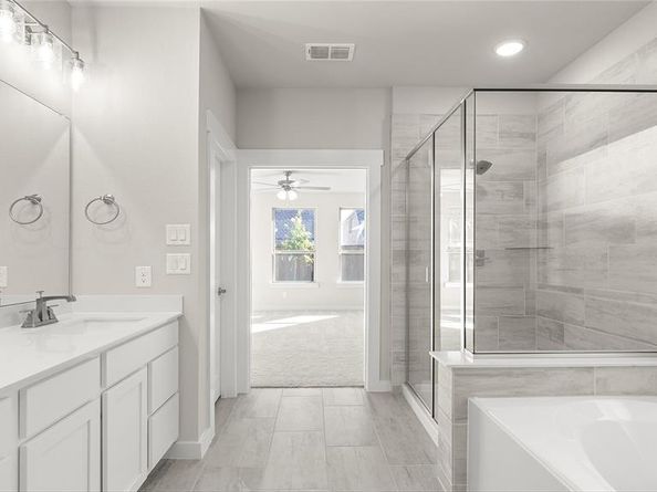 1632  Elle Lane , Aubrey Texas 76227
