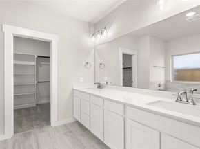 1632  Elle Lane , Aubrey Texas 76227