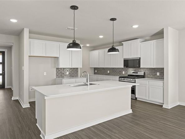 1632  Elle Lane , Aubrey Texas 76227