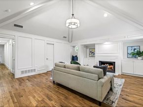 7  Royal Terrace Court , Dallas Texas 75225