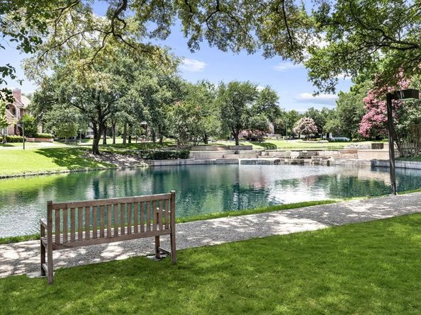 7  Royal Terrace Court , Dallas Texas 75225