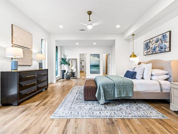 7  Royal Terrace Court , Dallas Texas 75225