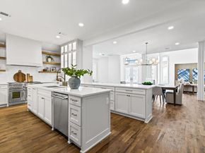 7  Royal Terrace Court , Dallas Texas 75225