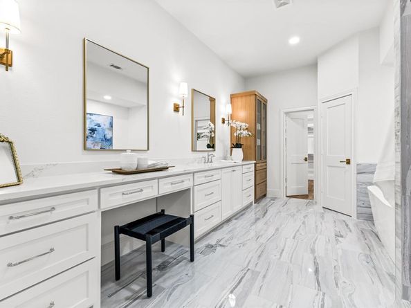 7  Royal Terrace Court , Dallas Texas 75225