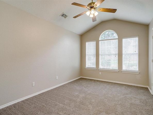 401  Inland Circle , Azle Texas 76020