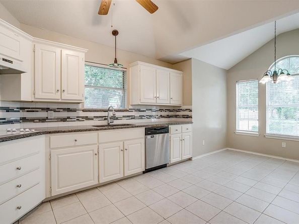 401  Inland Circle , Azle Texas 76020