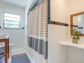 2925  5th Avenue , Fort Worth Texas 76110