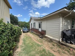 1715  Navaro Street , Dallas Texas 75208