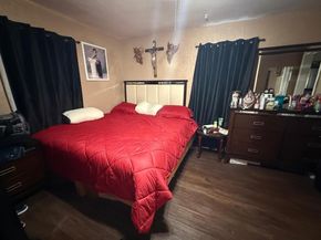 1715  Navaro Street , Dallas Texas 75208