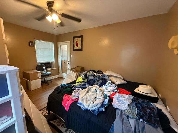 1715  Navaro Street , Dallas Texas 75208
