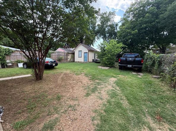 1715  Navaro Street , Dallas Texas 75208