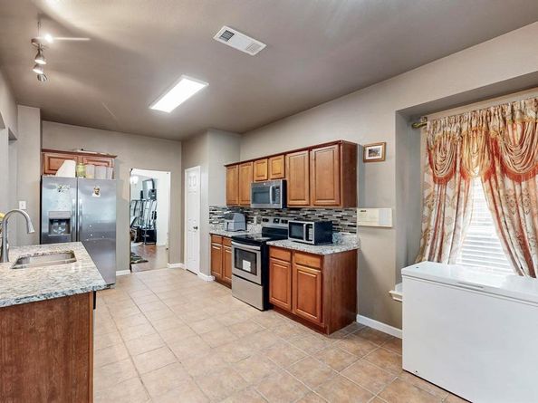 7928  Vista Hill Lane , Dallas Texas 75249