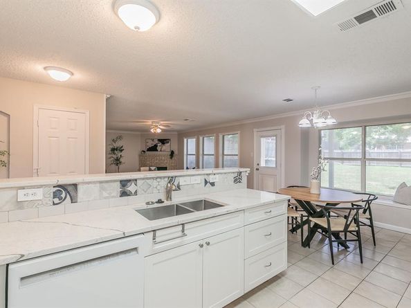6855  Genevieve Drive , Fort Worth Texas 76137