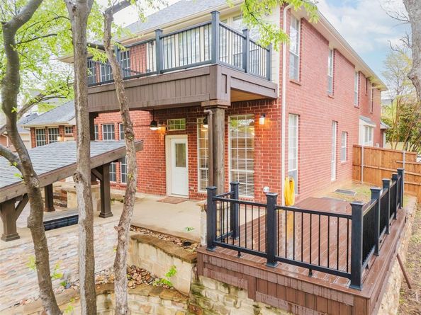 101  Glasgow Court , Highland Village Texas 75077