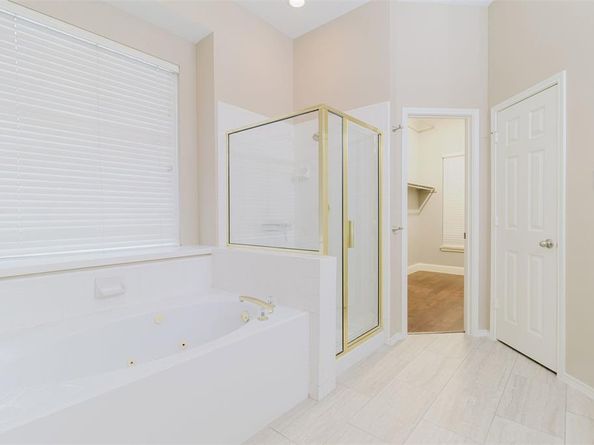 101  Glasgow Court , Highland Village Texas 75077