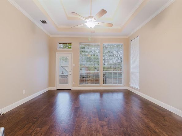 101  Glasgow Court , Highland Village Texas 75077
