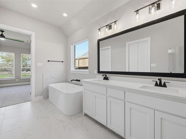 610  Golden Crest  , Haslet Texas 76052