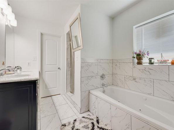 3530  Grande Bulevar  , Irving Texas 75062