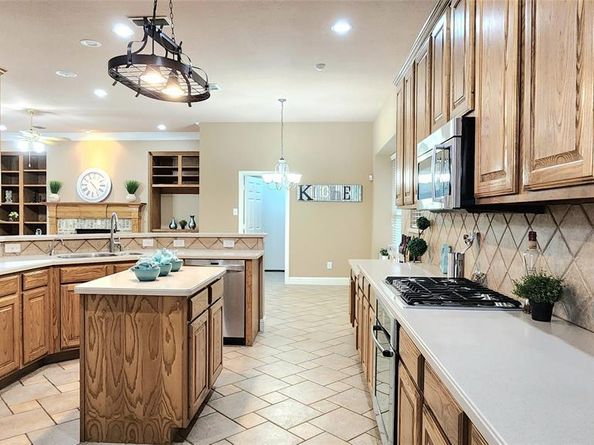 4406  Bay Valley Drive , Garland Texas 75043